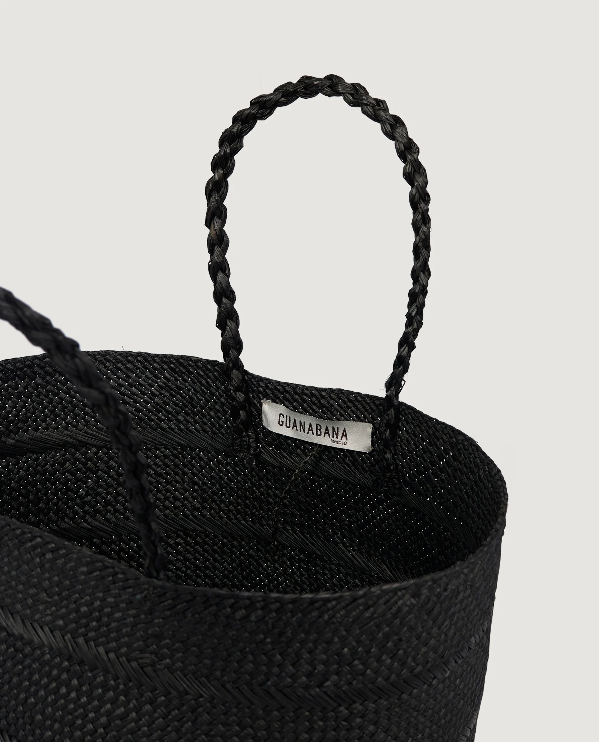 Guanabana | Knitted Bag | Black